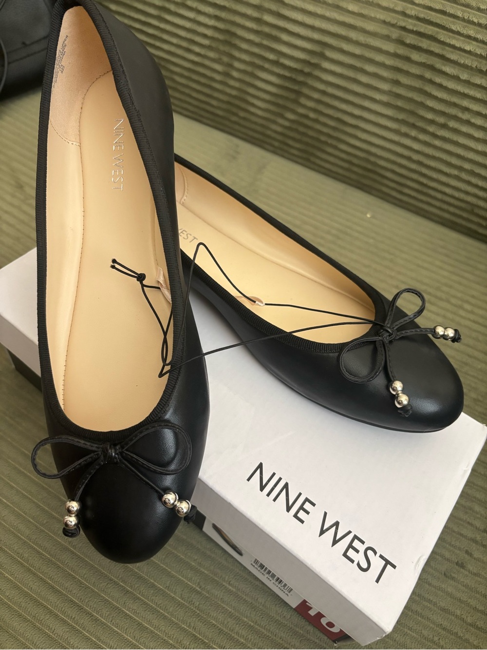 Nine West Womens Black Ballet Flats with Bow Accent